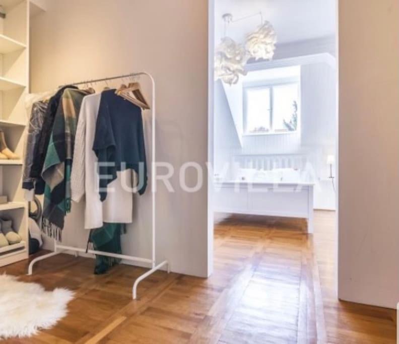 Big, Bright Apartment In The Center Of Zagabria Esterno foto